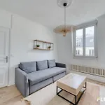 Charming Bright T2 In 17E Lively Vibrant Area