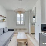 Charming Bright T2 In 17E Lively Vibrant Area
