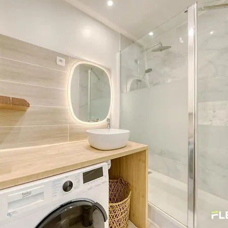 Apartment Charming Bright T2 In 17e Lively Vibrant Area Paris